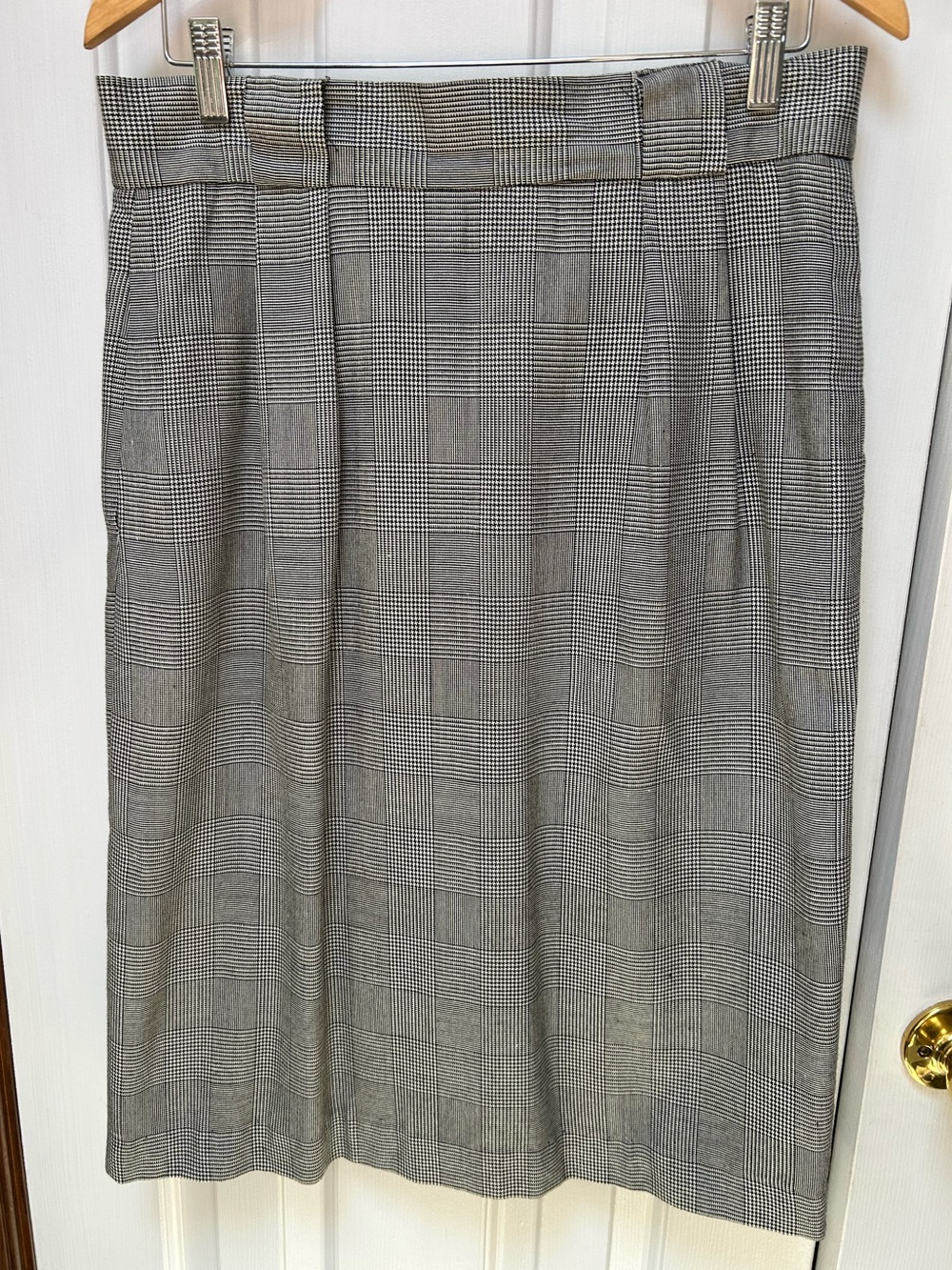 Classic Blk/Wt Plaid Women's Skirt. Sz 16. Nordstrom Town Sq. Fully lined.Zipper